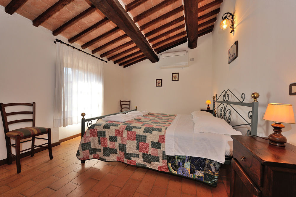 Relais Borgo Torale Hotel Passignano sul Trasimeno Exterior photo