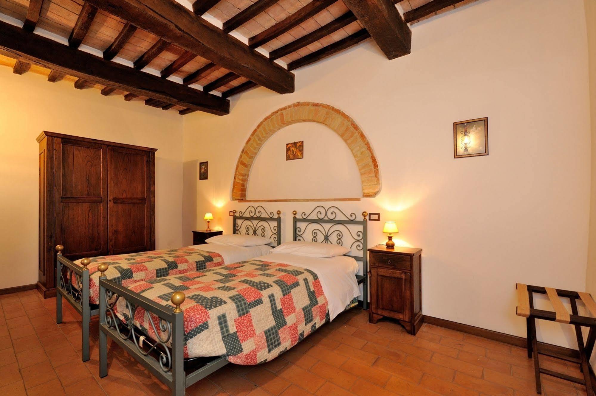 Relais Borgo Torale Hotel Passignano sul Trasimeno Exterior photo
